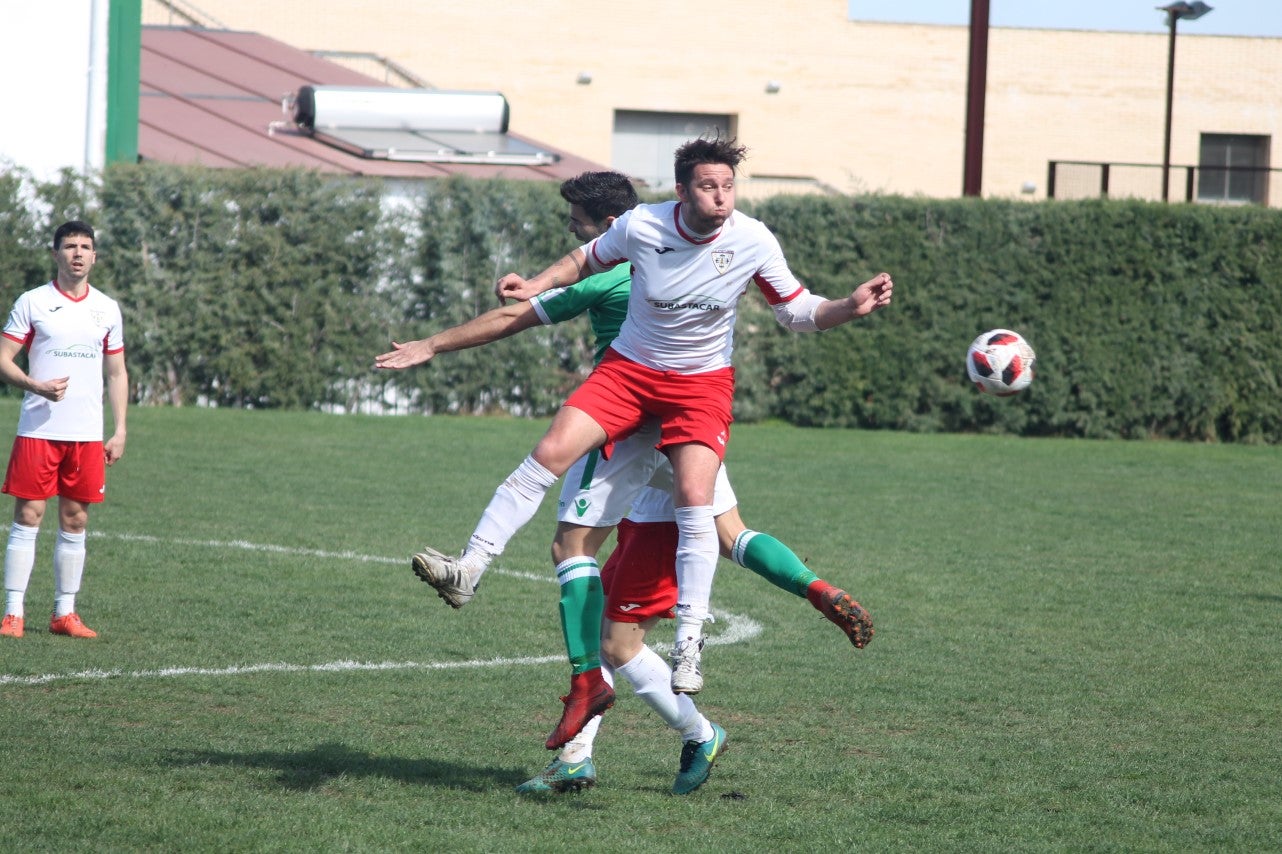 Imágenes del encuentro correspondiente a la vigesimoséptima jornada de liga de Tercera División disputado en el Municipal de San Roque, que acabó 3-2 (03-03-2019)