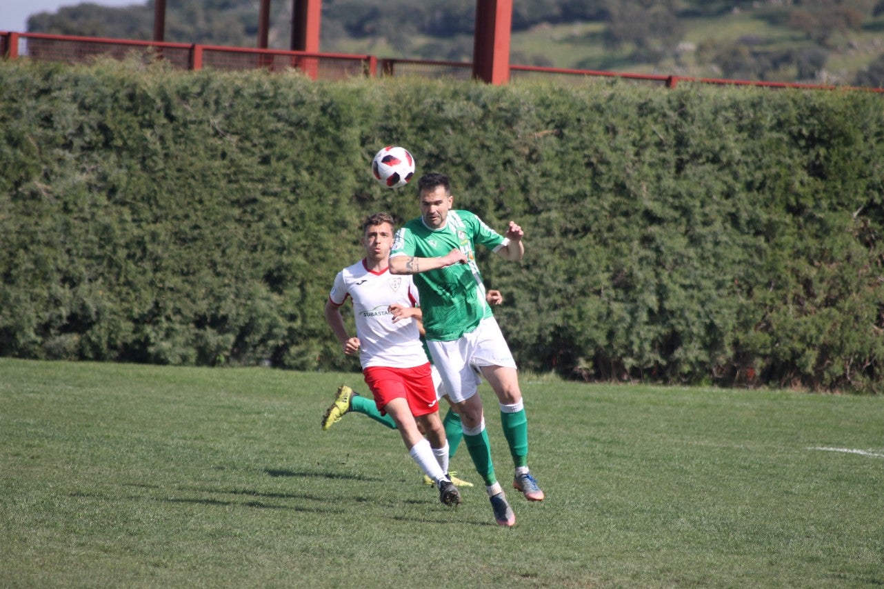 Imágenes del encuentro correspondiente a la vigesimoséptima jornada de liga de Tercera División disputado en el Municipal de San Roque, que acabó 3-2 (03-03-2019)