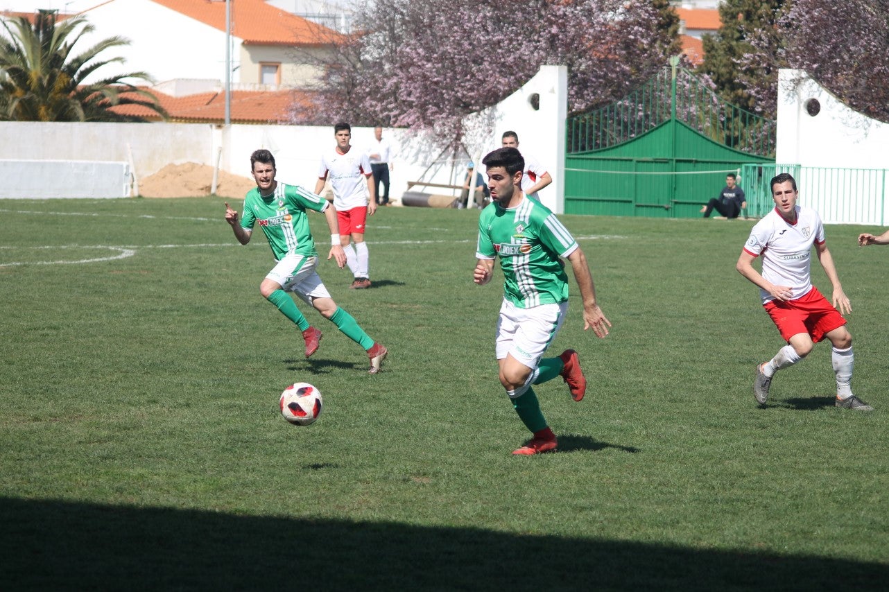 Imágenes del encuentro correspondiente a la vigesimoséptima jornada de liga de Tercera División disputado en el Municipal de San Roque, que acabó 3-2 (03-03-2019)