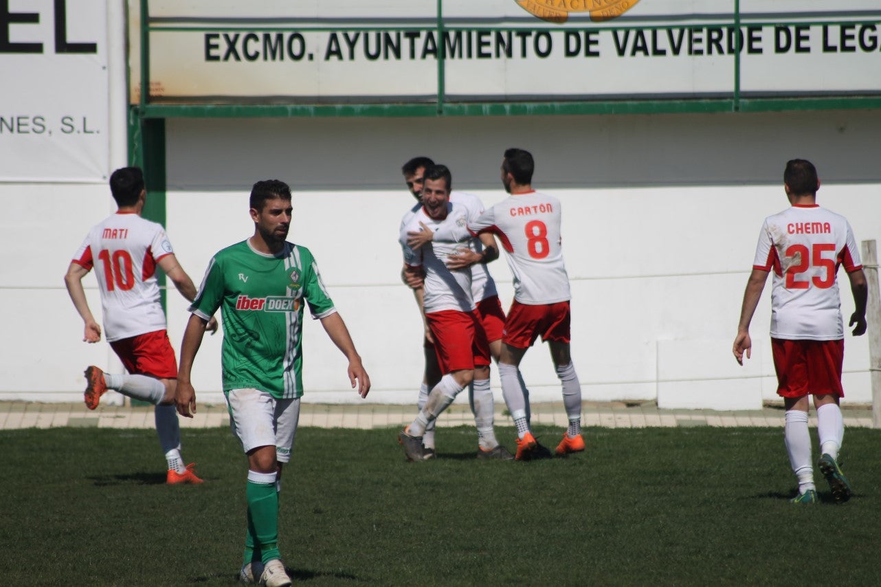 Imágenes del encuentro correspondiente a la vigesimoséptima jornada de liga de Tercera División disputado en el Municipal de San Roque, que acabó 3-2 (03-03-2019)