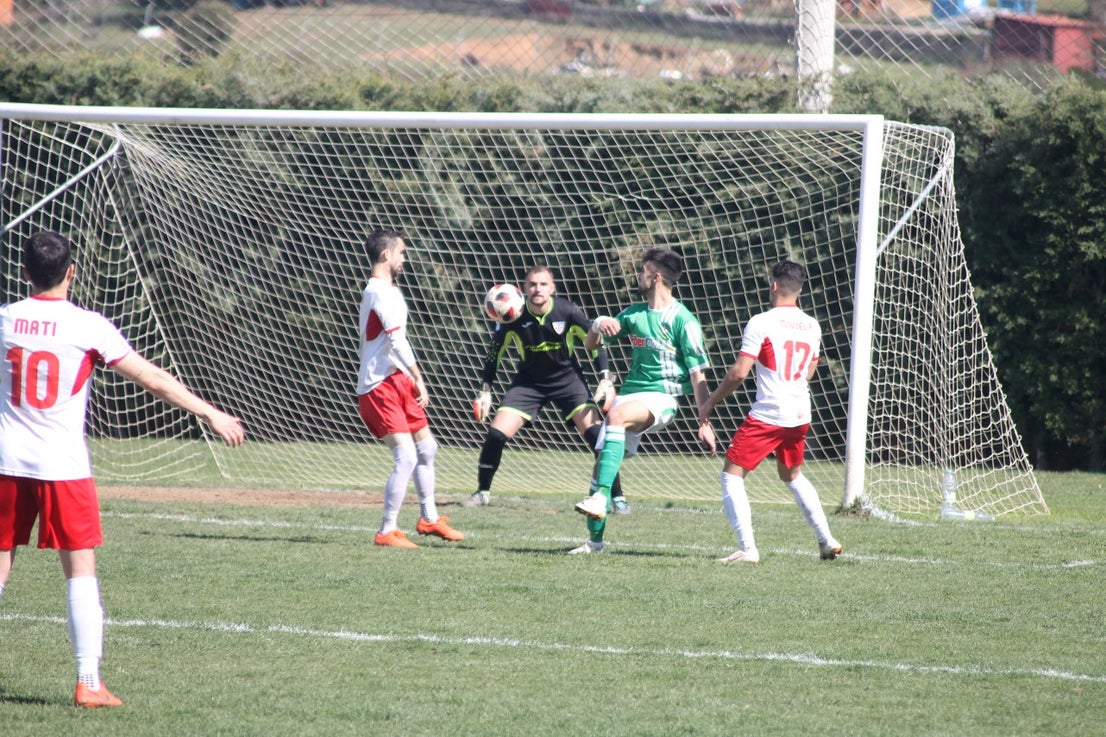 Imágenes del encuentro correspondiente a la vigesimoséptima jornada de liga de Tercera División disputado en el Municipal de San Roque, que acabó 3-2 (03-03-2019)