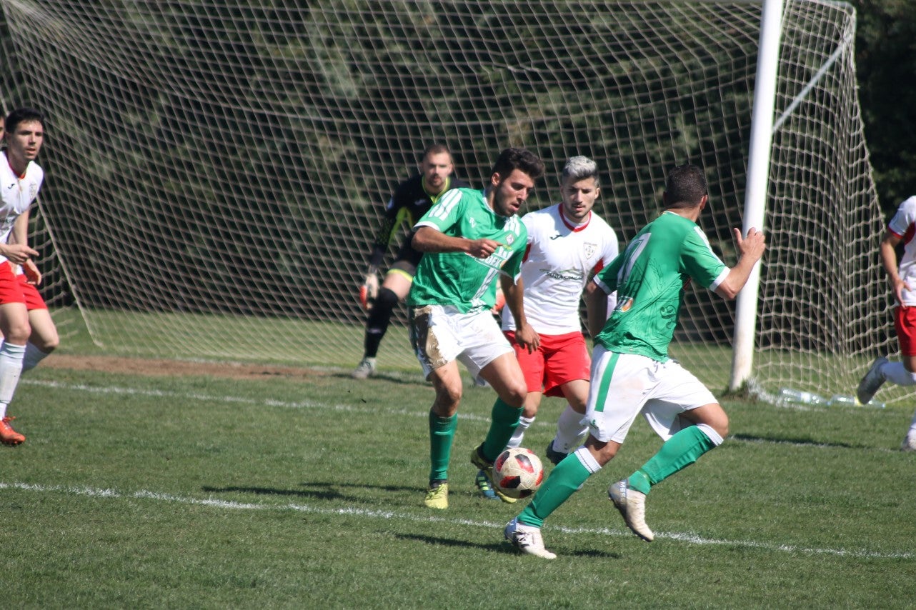 Imágenes del encuentro correspondiente a la vigesimoséptima jornada de liga de Tercera División disputado en el Municipal de San Roque, que acabó 3-2 (03-03-2019)