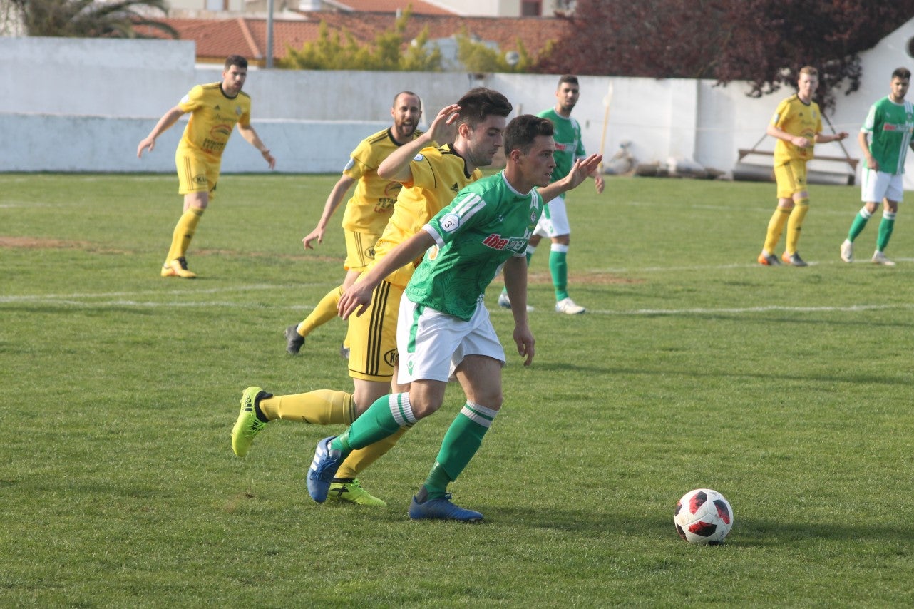 Imágenes del encuentro de la vigesimonovena jornada de liga de Tercera División disputado en el Municipal de San Roque y que finalizó con empate a cero (17-03-2019I