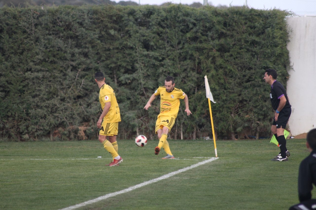 Imágenes del encuentro de la vigesimonovena jornada de liga de Tercera División disputado en el Municipal de San Roque y que finalizó con empate a cero (17-03-2019I