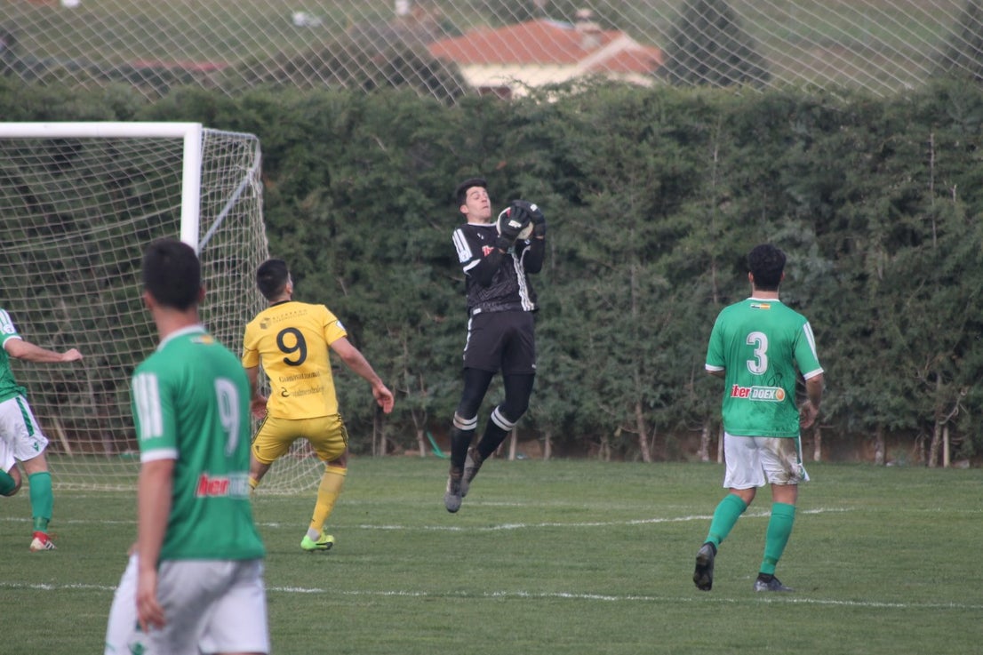 Imágenes del encuentro de la vigesimonovena jornada de liga de Tercera División disputado en el Municipal de San Roque y que finalizó con empate a cero (17-03-2019I