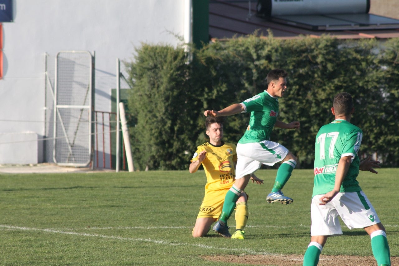 Imágenes del encuentro de la vigesimonovena jornada de liga de Tercera División disputado en el Municipal de San Roque y que finalizó con empate a cero (17-03-2019I