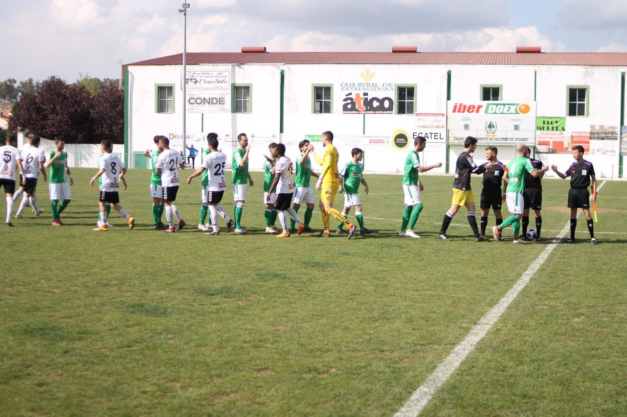 Imágenes del encuentro de la trigesimoprimera jornada de Tercera División disputado en el Municipal de San roque y que acabó con 1-2 (31-03-2019)