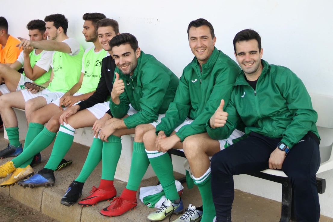 Imágenes del encuentro de la trigesimoprimera jornada de Tercera División disputado en el Municipal de San roque y que acabó con 1-2 (31-03-2019)