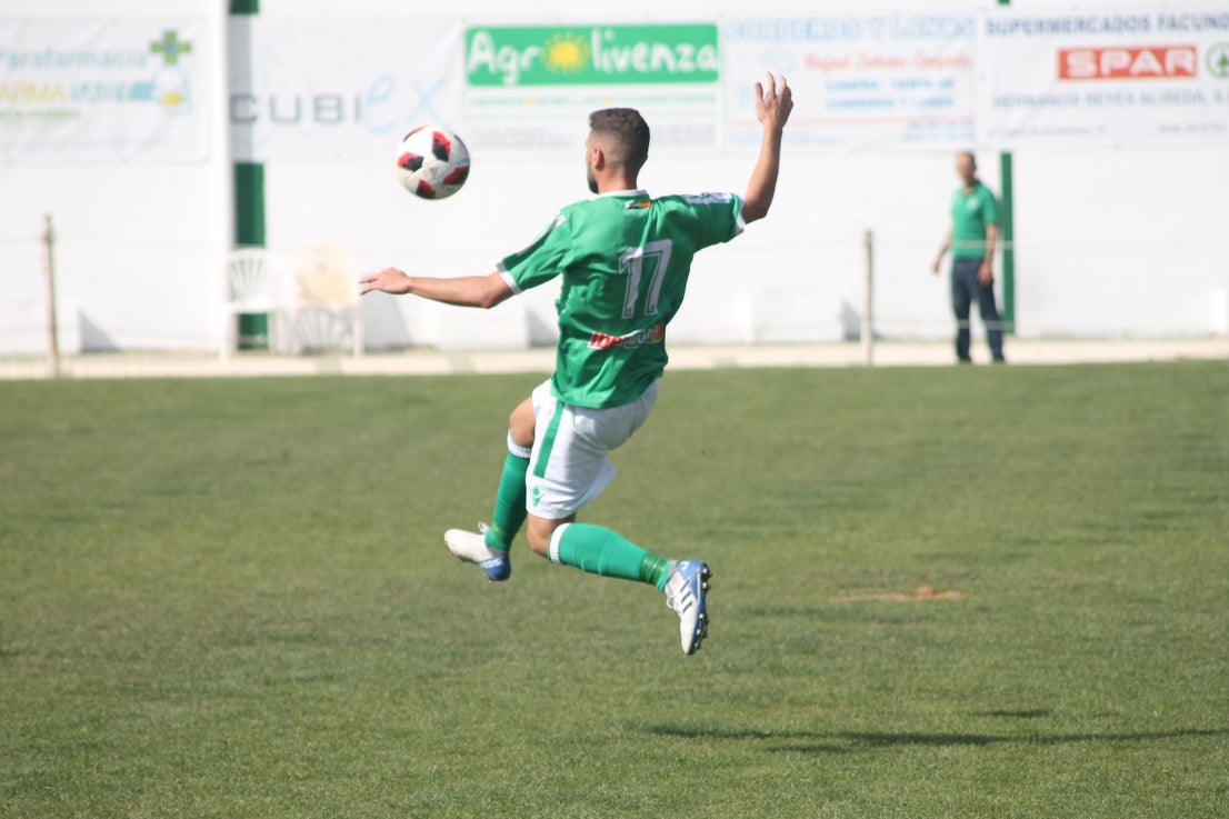 Imágenes del encuentro de la trigesimoprimera jornada de Tercera División disputado en el Municipal de San roque y que acabó con 1-2 (31-03-2019)