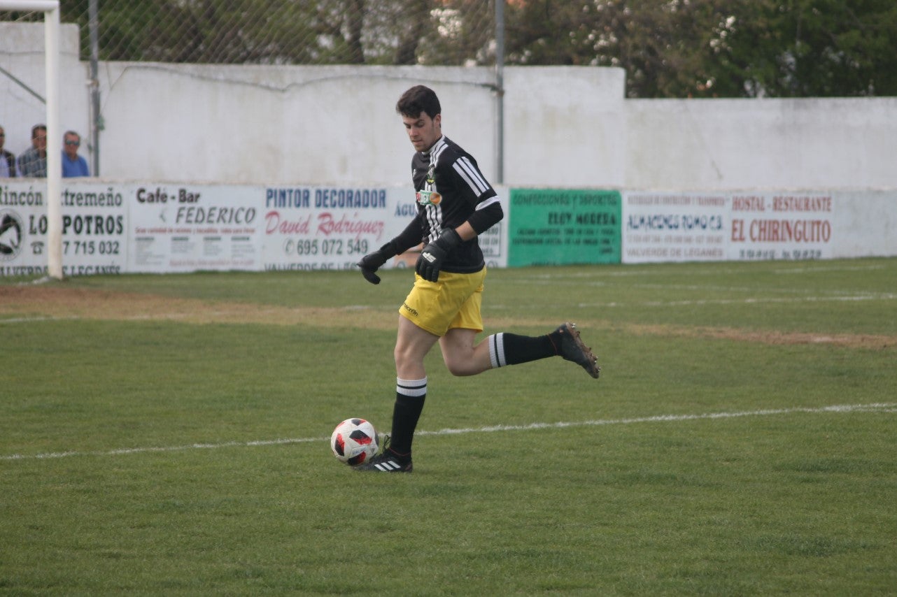Imágenes del encuentro de la trigesimoprimera jornada de Tercera División disputado en el Municipal de San roque y que acabó con 1-2 (31-03-2019)