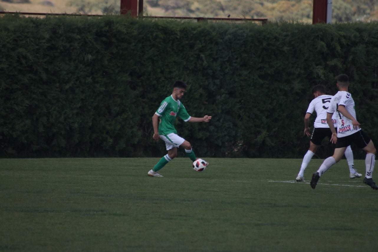 Imágenes del encuentro de la trigesimoprimera jornada de Tercera División disputado en el Municipal de San roque y que acabó con 1-2 (31-03-2019)