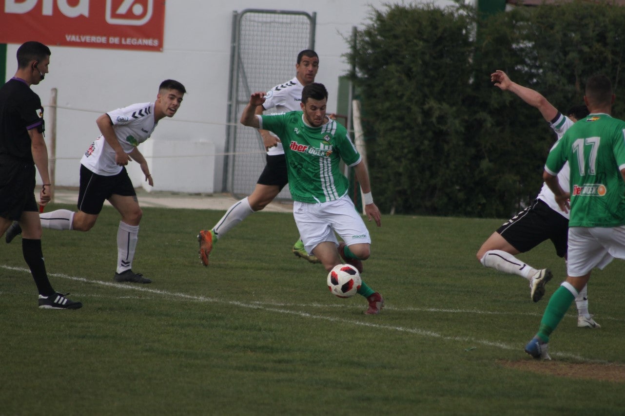 Imágenes del encuentro de la trigesimoprimera jornada de Tercera División disputado en el Municipal de San roque y que acabó con 1-2 (31-03-2019)