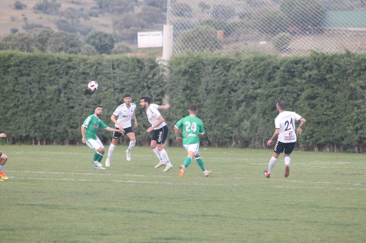 Imágenes del encuentro de la trigésimo primera jornada de Tercera División disputado en el Municipal de San roque y que acabó con 1-2 (31-03-2019)
