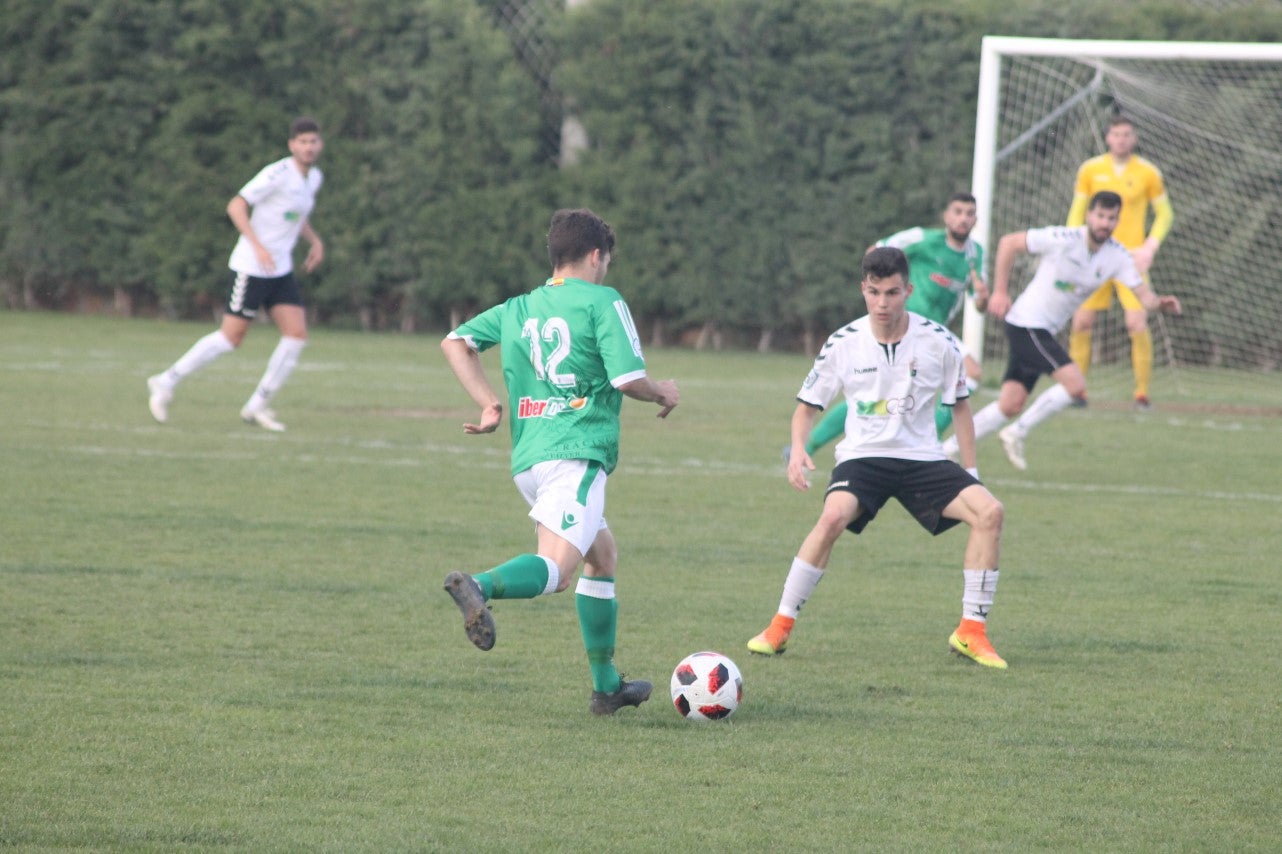 Imágenes del encuentro de la trigésimo primera jornada de Tercera División disputado en el Municipal de San roque y que acabó con 1-2 (31-03-2019)