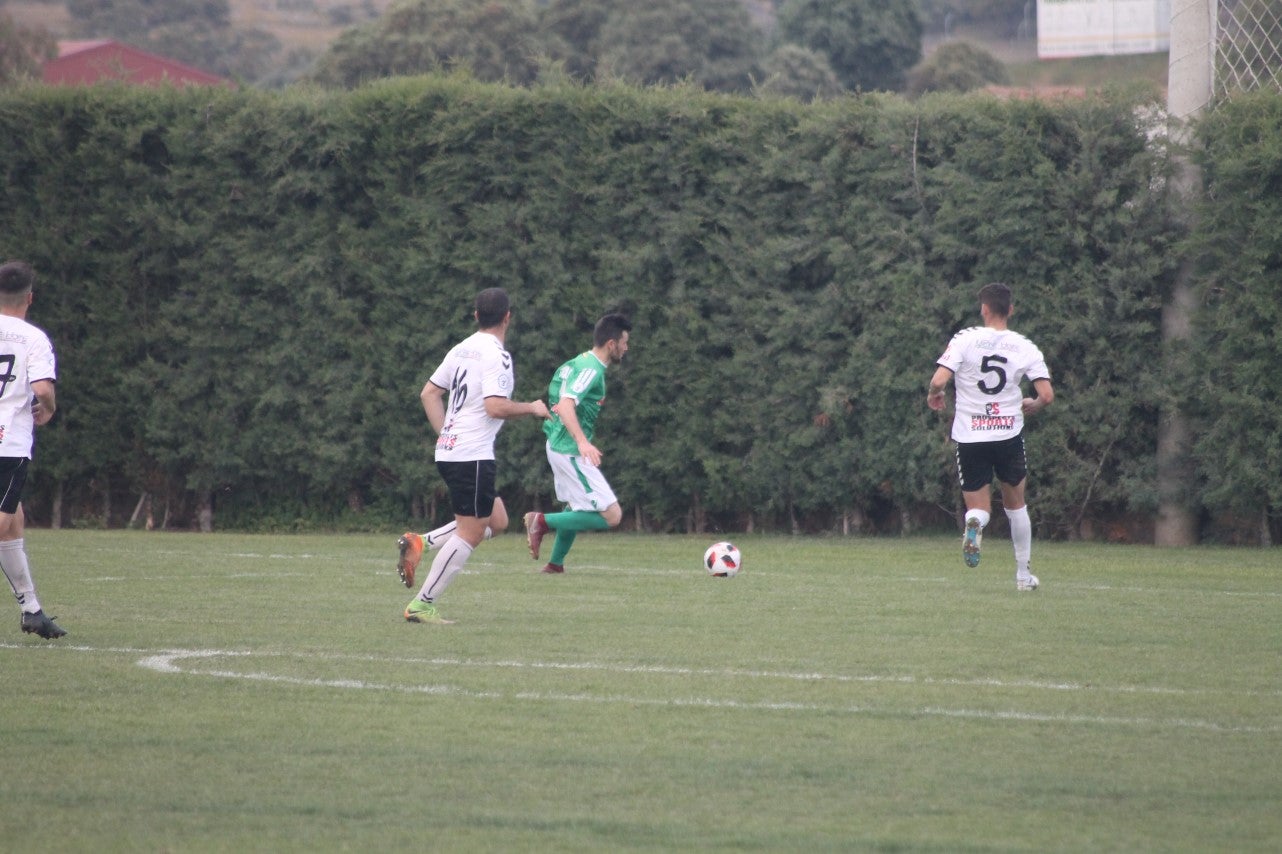 Imágenes del encuentro de la trigésimo primera jornada de Tercera División disputado en el Municipal de San roque y que acabó con 1-2 (31-03-2019)