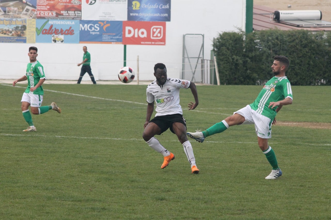 Imágenes del encuentro de la trigésimo primera jornada de Tercera División disputado en el Municipal de San roque y que acabó con 1-2 (31-03-2019)