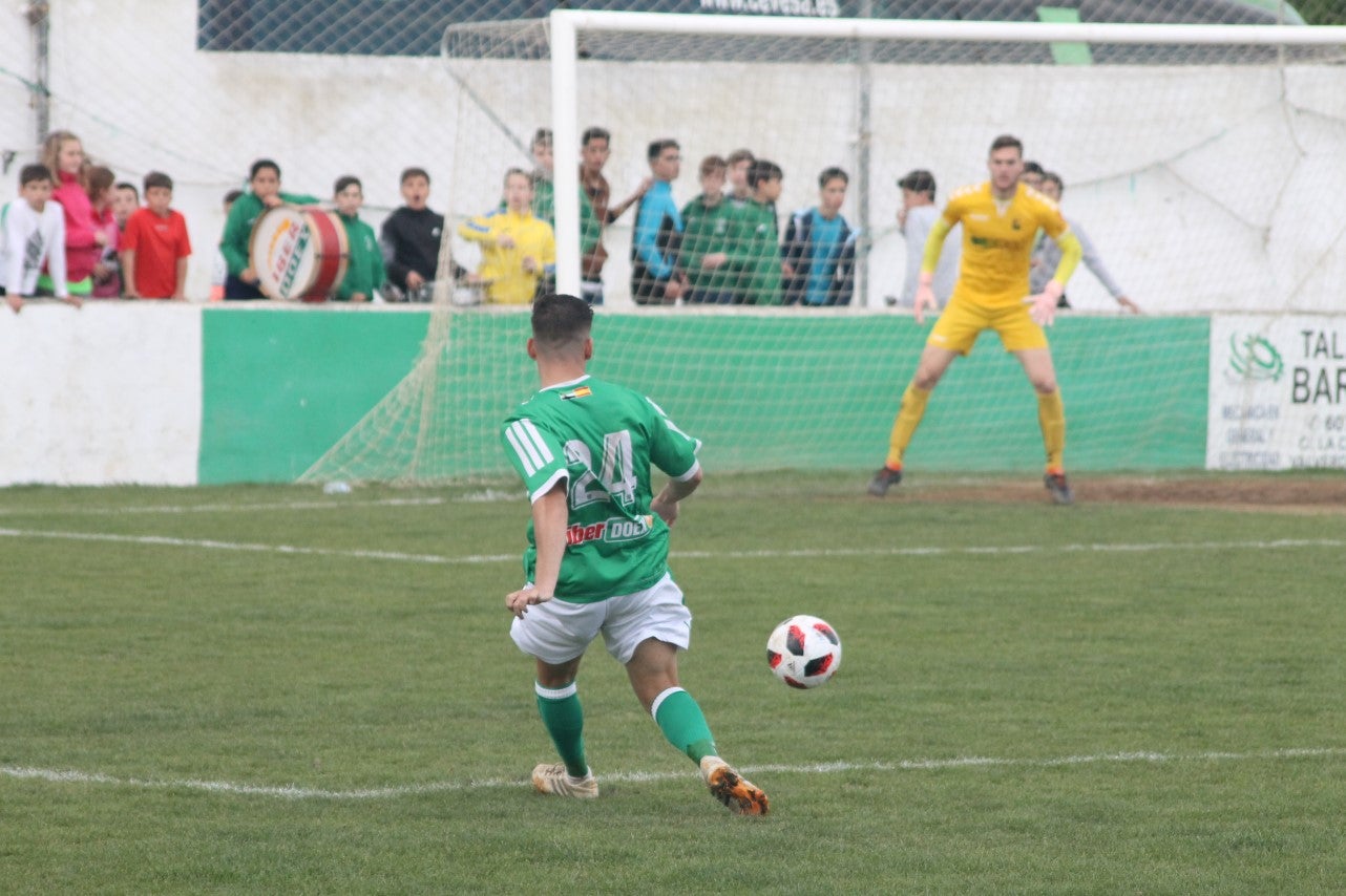 Imágenes del encuentro de la trigésimo primera jornada de Tercera División disputado en el Municipal de San roque y que acabó con 1-2 (31-03-2019)