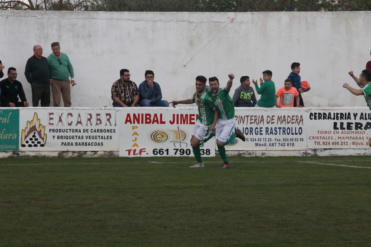 Imágenes del encuentro de la trigésimo primera jornada de Tercera División disputado en el Municipal de San roque y que acabó con 1-2 (31-03-2019)
