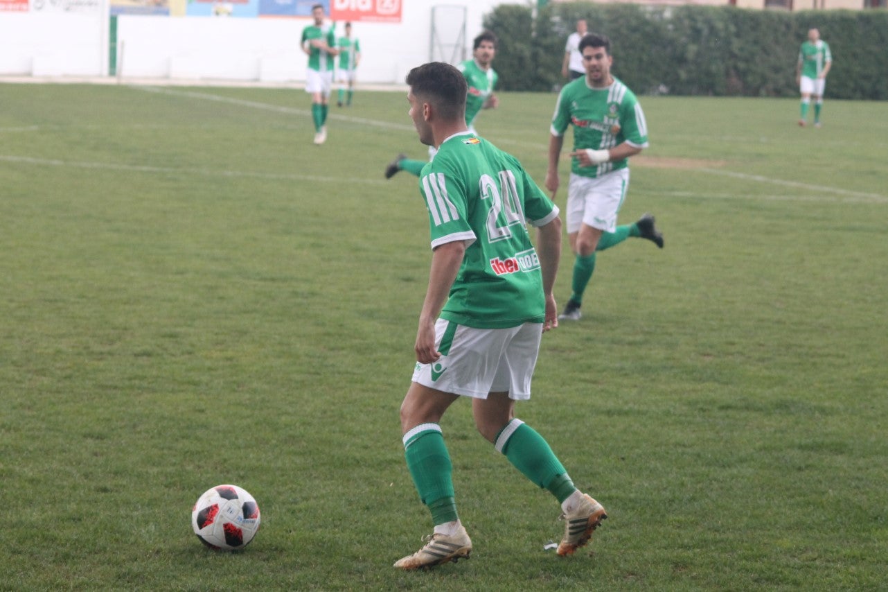 Imágenes del encuentro de la trigésimo primera jornada de Tercera División disputado en el Municipal de San roque y que acabó con 1-2 (31-03-2019)