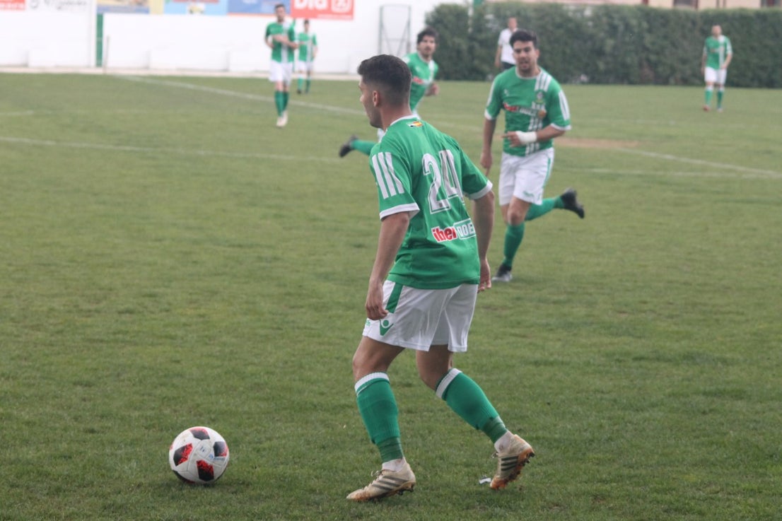 Imágenes del encuentro de la trigésimo primera jornada de Tercera División disputado en el Municipal de San roque y que acabó con 1-2 (31-03-2019)