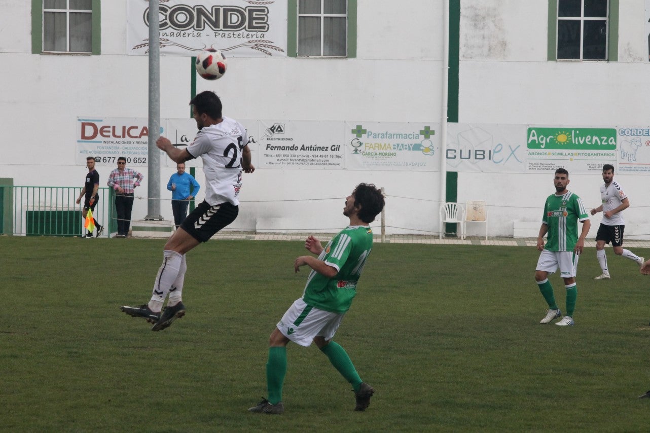 Imágenes del encuentro de la trigésimo primera jornada de Tercera División disputado en el Municipal de San roque y que acabó con 1-2 (31-03-2019)