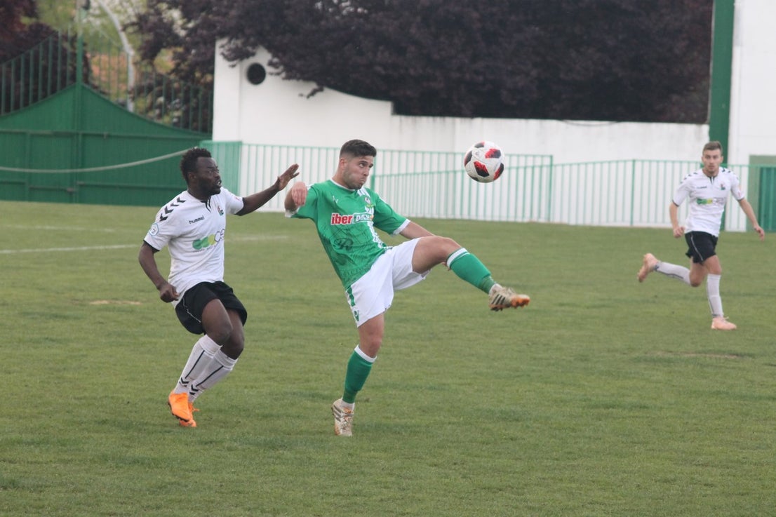 Imágenes del encuentro de la trigésimo primera jornada de Tercera División disputado en el Municipal de San roque y que acabó con 1-2 (31-03-2019)