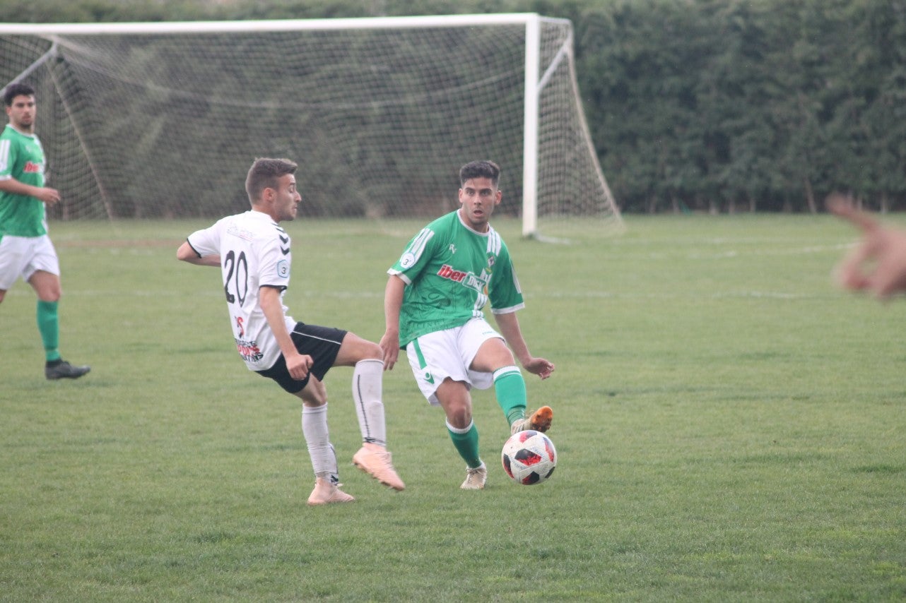 Imágenes del encuentro de la trigésimo primera jornada de Tercera División disputado en el Municipal de San roque y que acabó con 1-2 (31-03-2019)