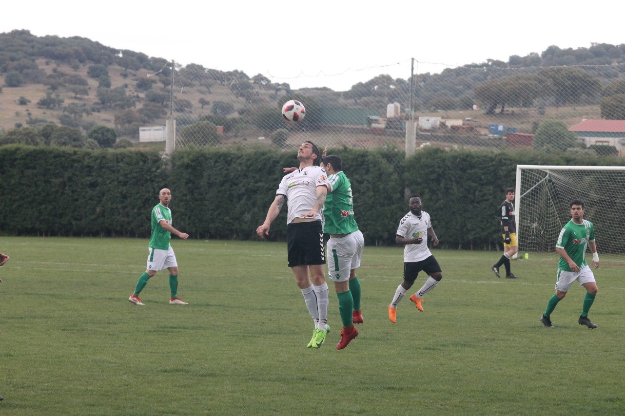 Imágenes del encuentro de la trigésimo primera jornada de Tercera División disputado en el Municipal de San roque y que acabó con 1-2 (31-03-2019)