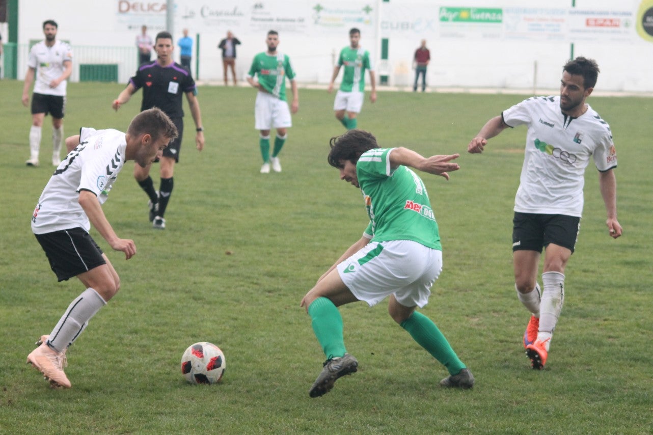 Imágenes del encuentro de la trigésimo primera jornada de Tercera División disputado en el Municipal de San roque y que acabó con 1-2 (31-03-2019)