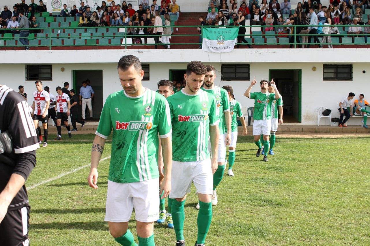 Imágenes del encuentro de la 33ª jornada de liga de la Tercera División disputado en el Municipal de San Roque y que finalizó con 2-1 (14-04-2019)