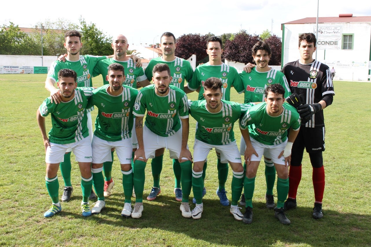 Imágenes del encuentro de la 33ª jornada de liga de la Tercera División disputado en el Municipal de San Roque y que finalizó con 2-1 (14-04-2019)