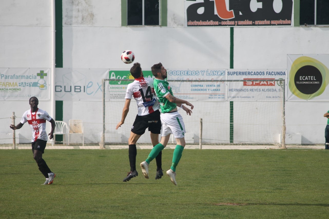 Imágenes del encuentro de la 33ª jornada de liga de la Tercera División disputado en el Municipal de San Roque y que finalizó con 2-1 (14-04-2019)