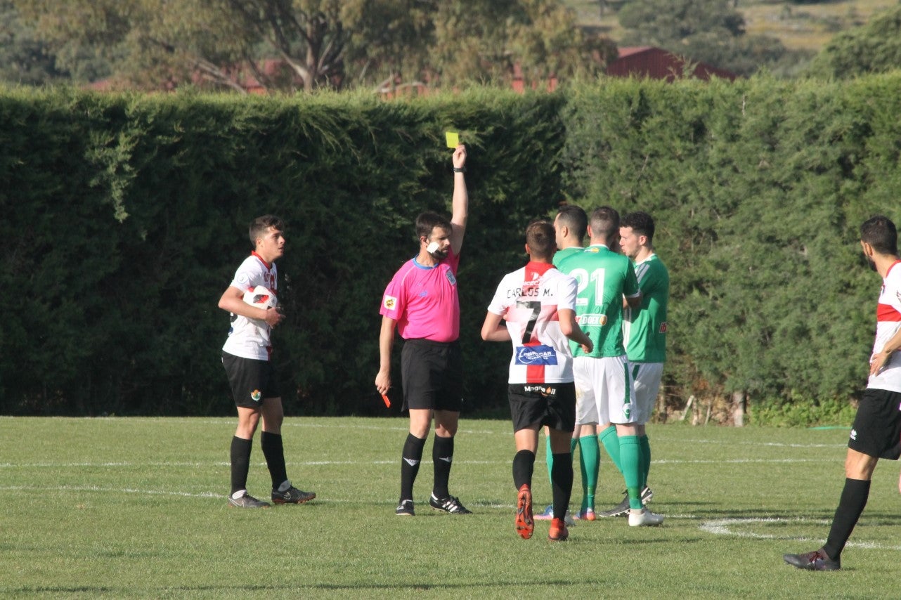 Imágenes del encuentro de la 33ª jornada de liga de la Tercera División disputado en el Municipal de San Roque y que finalizó con 2-1 (14-04-2019)