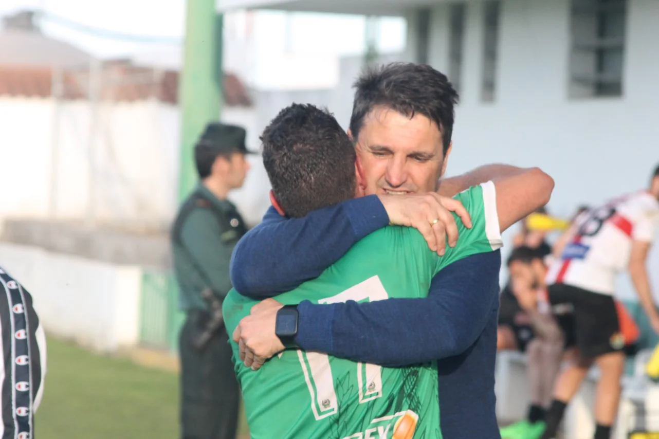 Imágenes del encuentro de la 33ª jornada de liga de la Tercera División disputado en el Municipal de San Roque y que finalizó con 2-1 (14-04-2019)