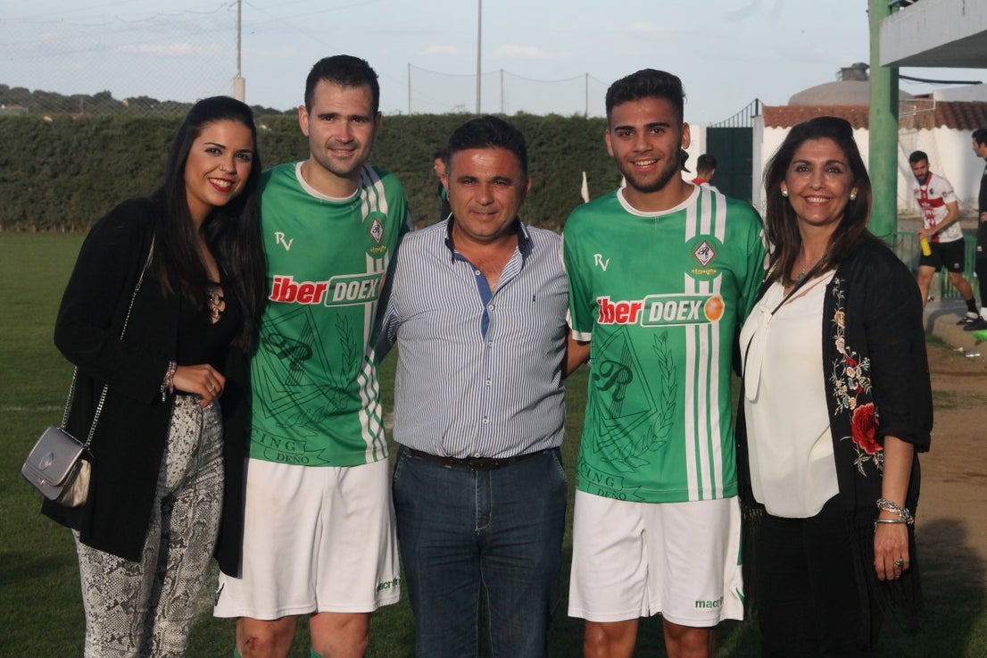 Imágenes del encuentro de la 33ª jornada de liga de la Tercera División disputado en el Municipal de San Roque y que finalizó con 2-1 (14-04-2019)