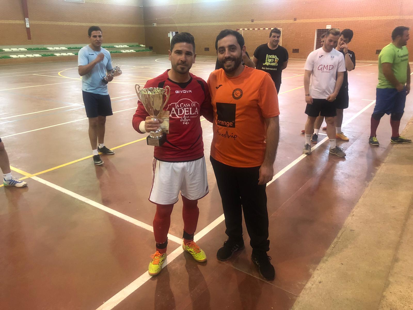 Algunas imágenes de la clausura y la entrega de trofeos de la liga de fútbol sala (13-04-2019)