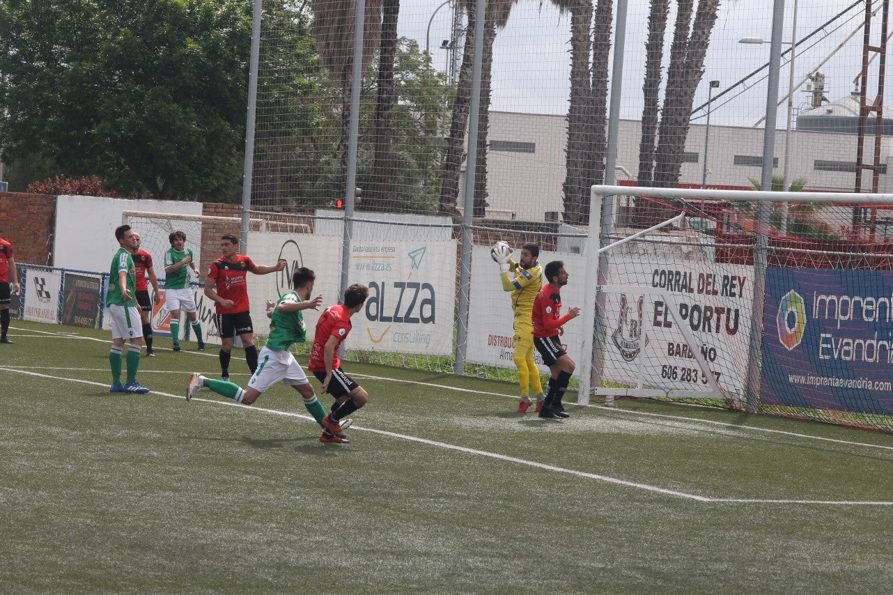 Algunas imágenes del encuentro de la 34ª jornada de Tercera División disputado en Montijo, y que finalizó con empate a uno (18-04-2019)