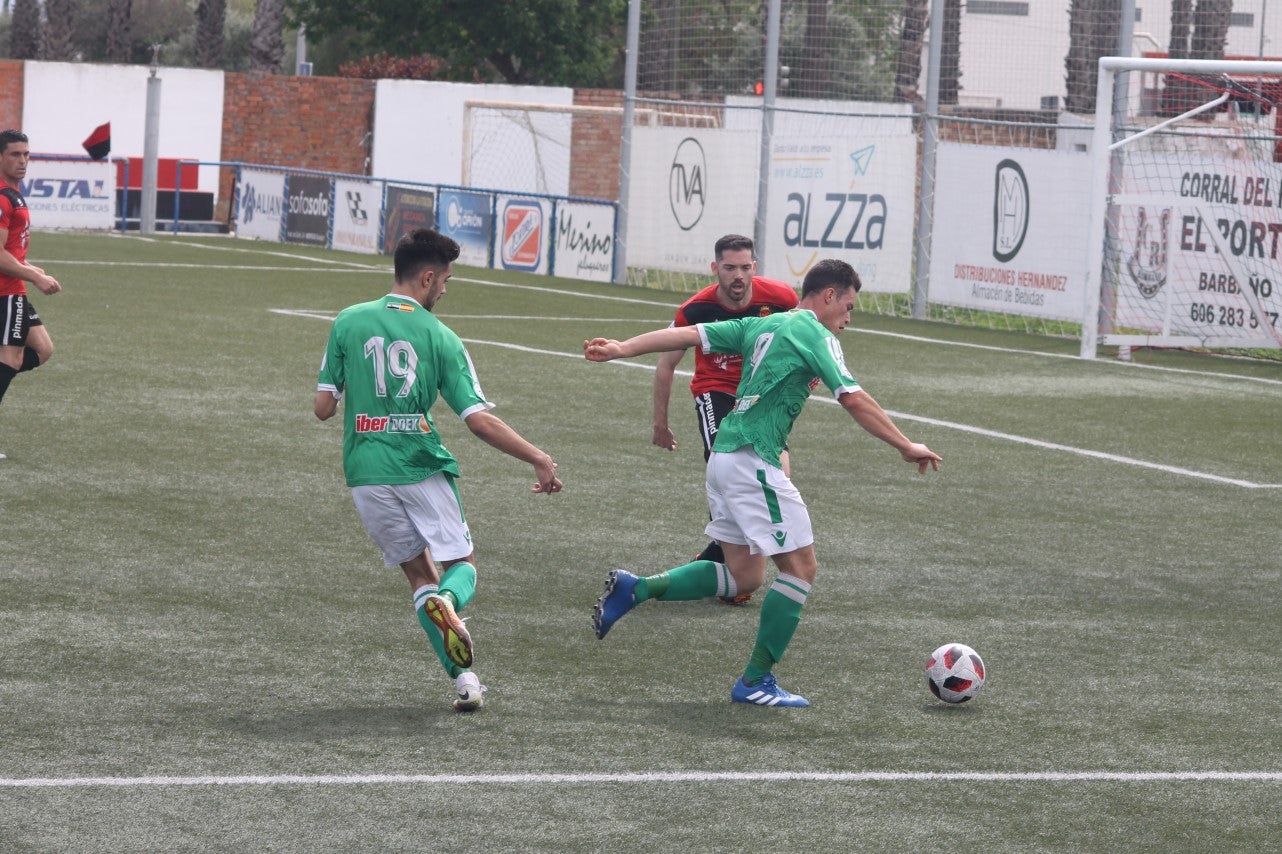 Algunas imágenes del encuentro de la 34ª jornada de Tercera División disputado en Montijo, y que finalizó con empate a uno (18-04-2019)