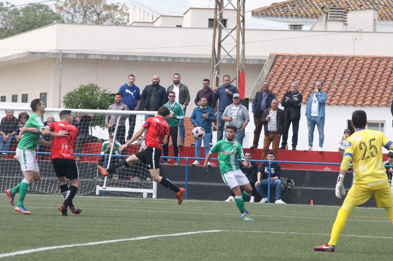Algunas imágenes del encuentro de la 34ª jornada de Tercera División disputado en Montijo, y que finalizó con empate a uno (18-04-2019)
