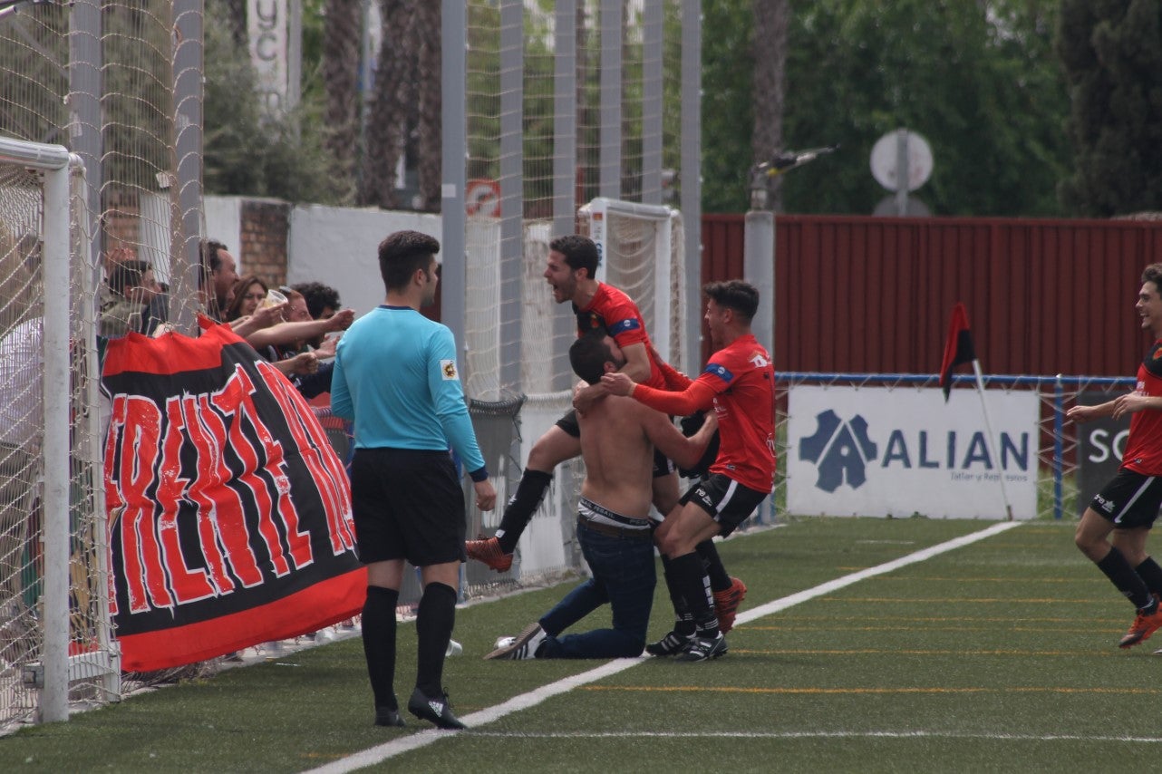 Algunas imágenes del encuentro de la 34ª jornada de Tercera División disputado en Montijo, y que finalizó con empate a uno (18-04-2019)