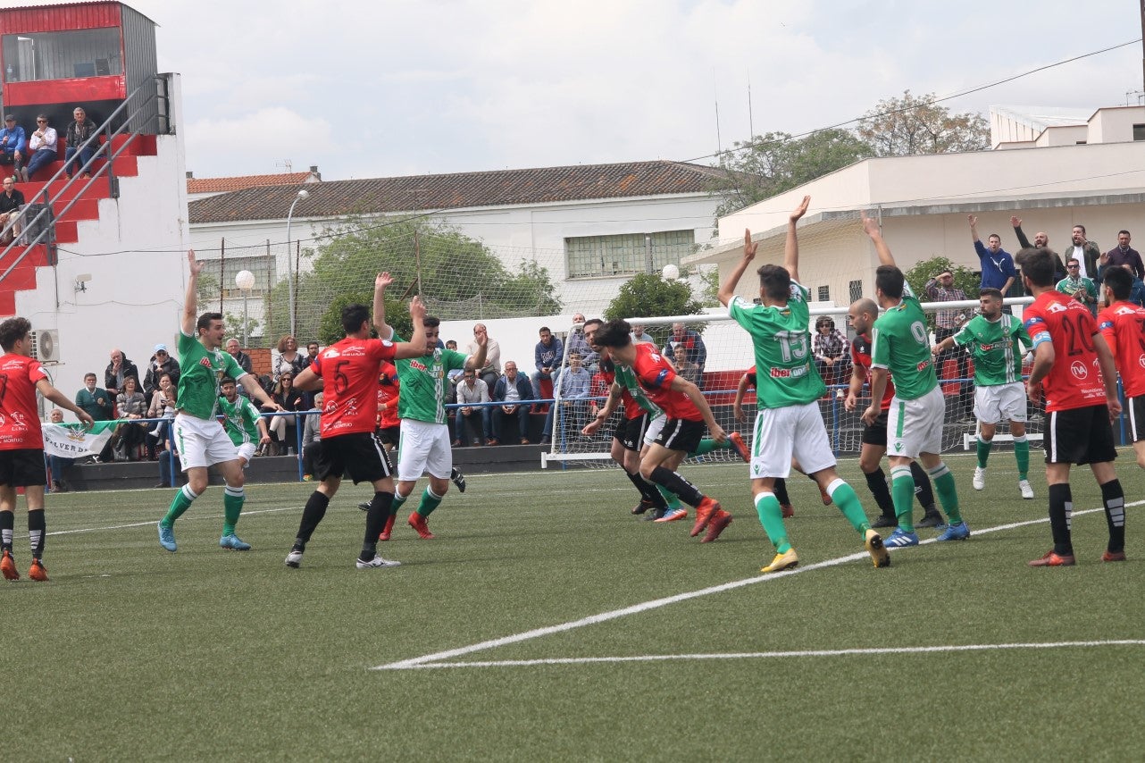 Algunas imágenes del encuentro de la 34ª jornada de Tercera División disputado en Montijo, y que finalizó con empate a uno (18-04-2019)