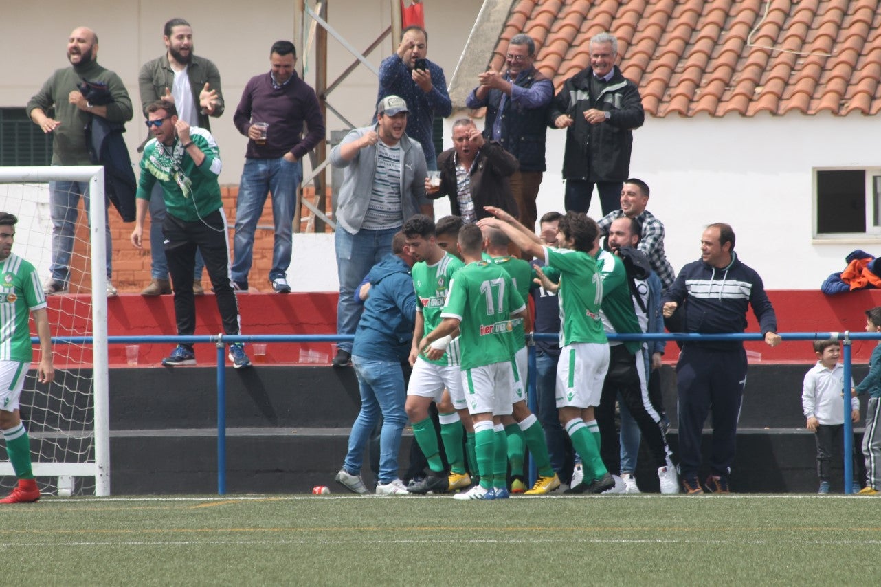 Algunas imágenes del encuentro de la 34ª jornada de Tercera División disputado en Montijo, y que finalizó con empate a uno (18-04-2019)