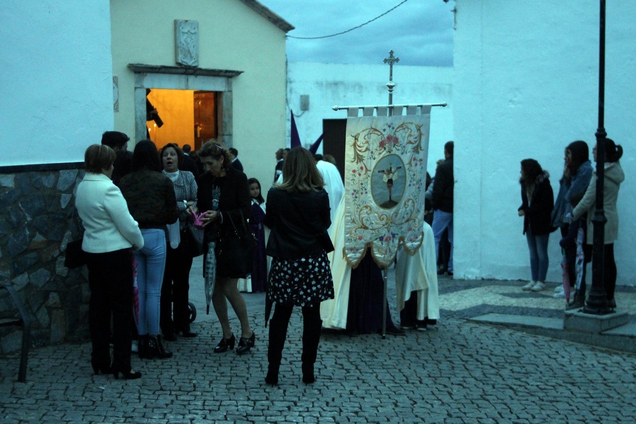 Imágenes de la procesión de Nuestro Señor Jesús Nazareno y la Virgen de los Dolores (17-04-2019)