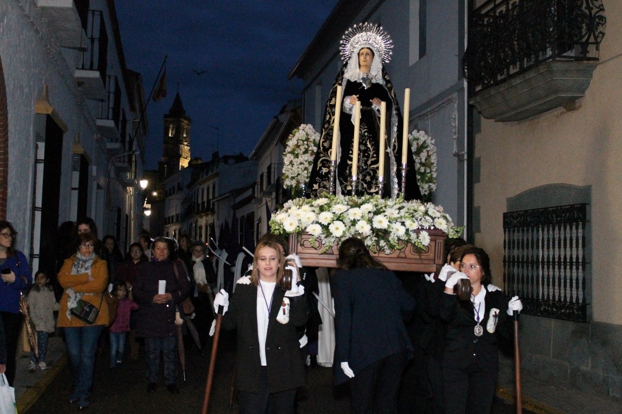 Imágenes de la procesión de Nuestro Señor Jesús Nazareno y la Virgen de los Dolores (17-04-2019)