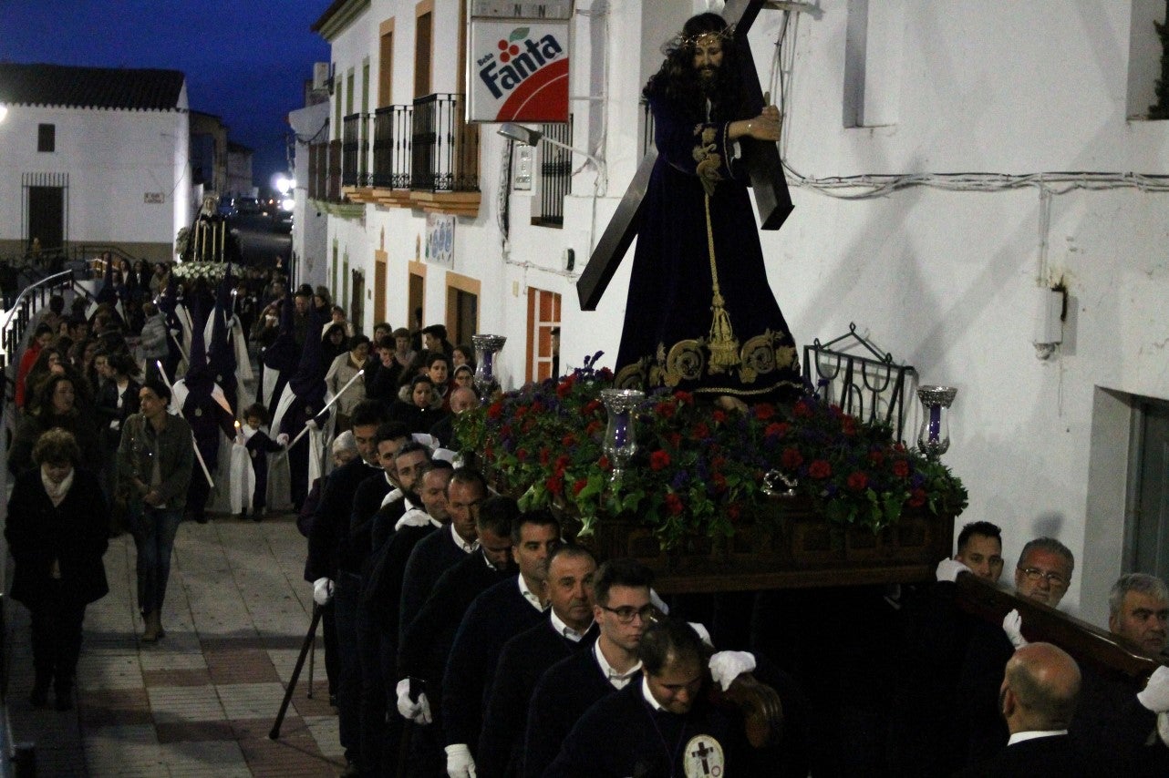 Imágenes de la procesión de Nuestro Señor Jesús Nazareno y la Virgen de los Dolores (17-04-2019)