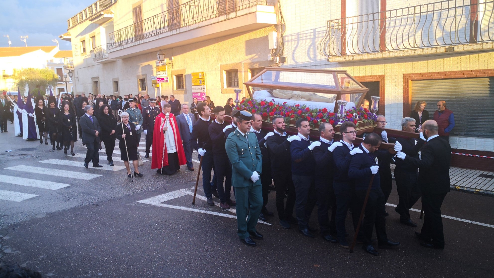Algunas imágenes de la Procesión del Santo Entierro celebrada el Viernes Santo (19-04-2019)