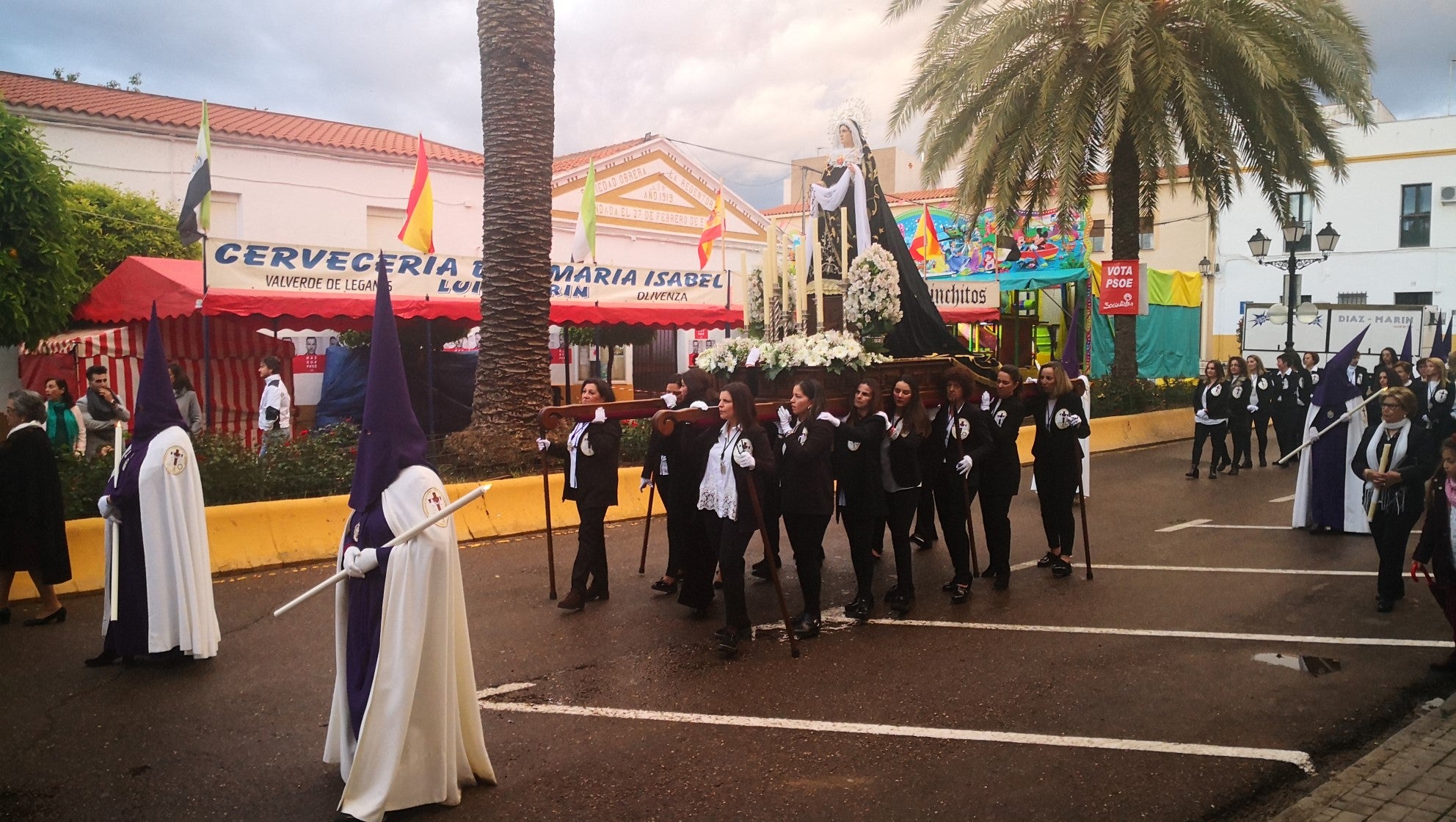 Algunas imágenes de la Procesión del Santo Entierro celebrada el Viernes Santo (19-04-2019)