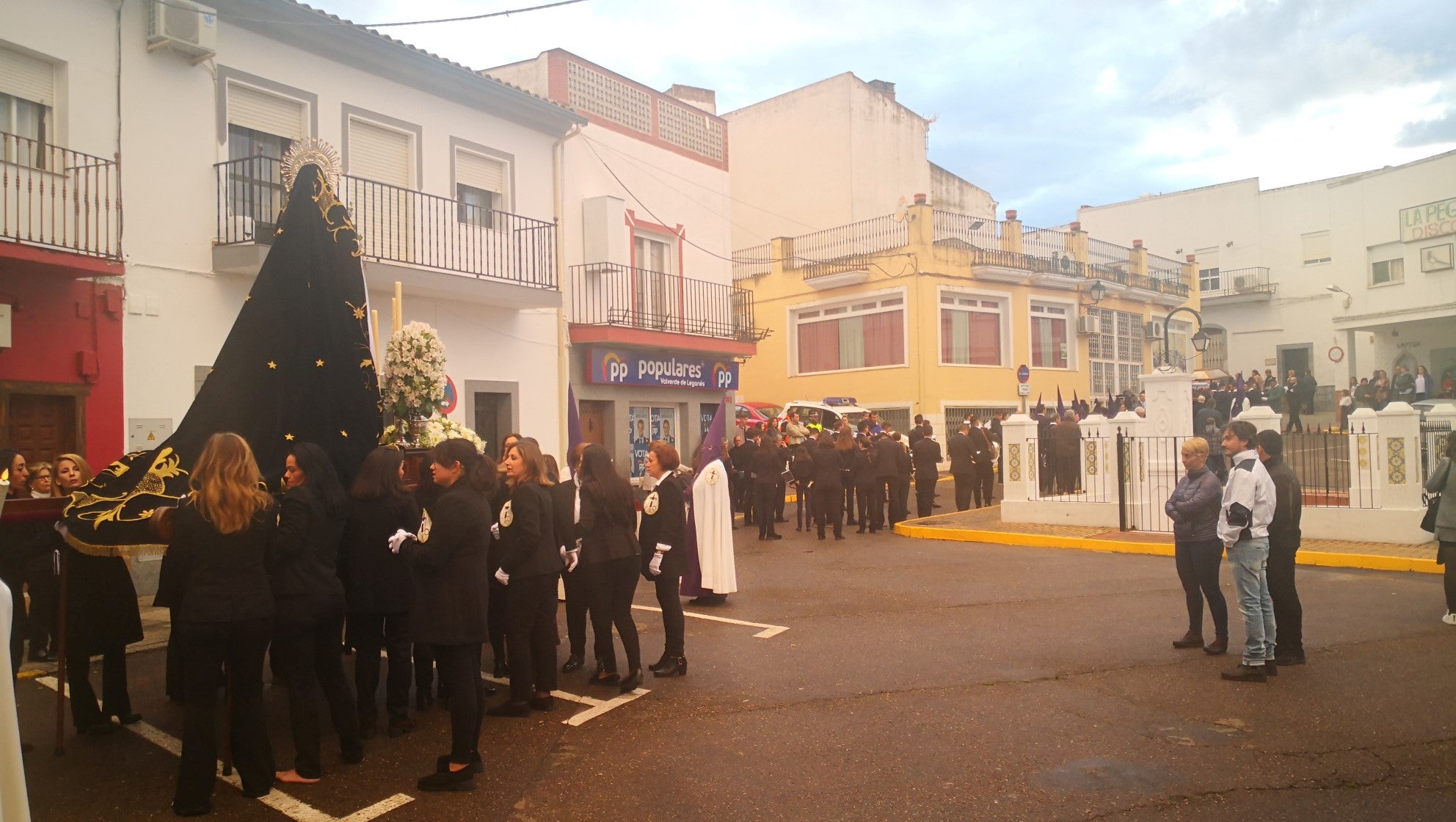 Algunas imágenes de la Procesión del Santo Entierro celebrada el Viernes Santo (19-04-2019)