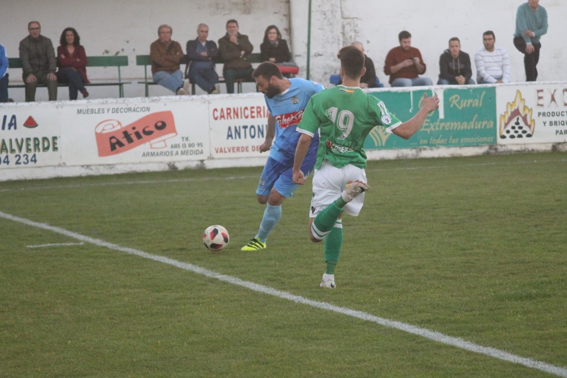 Imágenes del encuentro de la 35ª jornada de liga en Tercera División disputado en el Municipal de San Roque y que finalizó 2-1