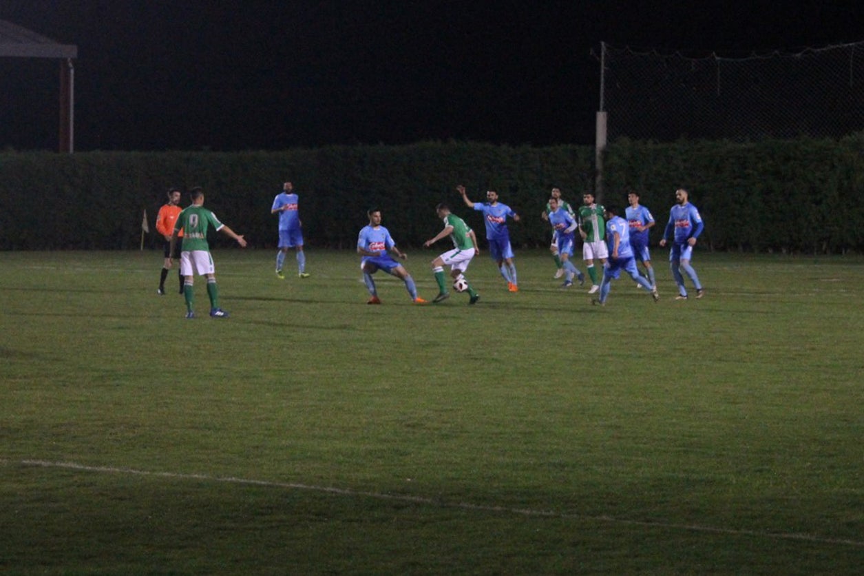 Imágenes del encuentro de la 35ª jornada de liga en Tercera División disputado en el Municipal de San Roque y que finalizó 2-1